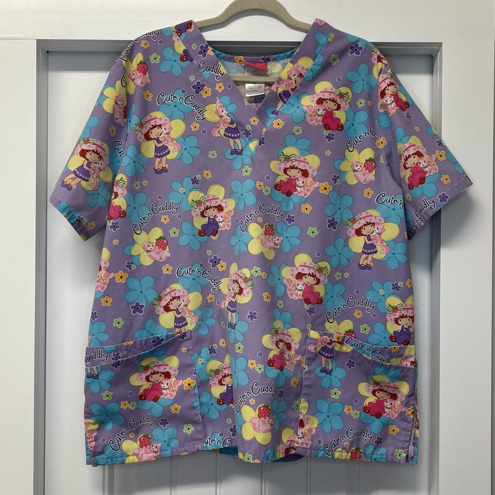 Strawberry Shortcake Cute ‘n Cuddly Scrub Top With Her Cat Size XL From 2006